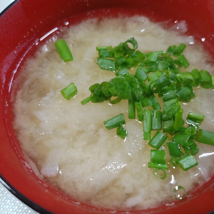 玉ねぎと大根の味噌汁